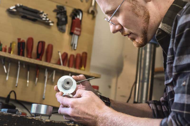 Fotografie von Sascha Bergmann in seiner Werkstatt